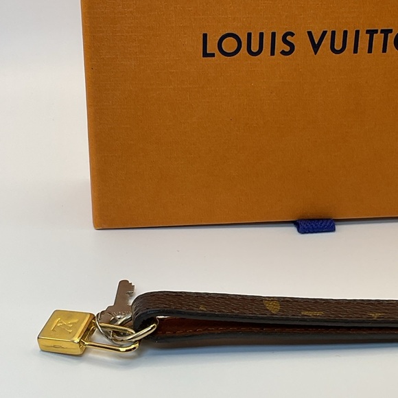 Louis Vuitton Monogram Phone/Bag Charm/Wristlet - Picture 5 of 10